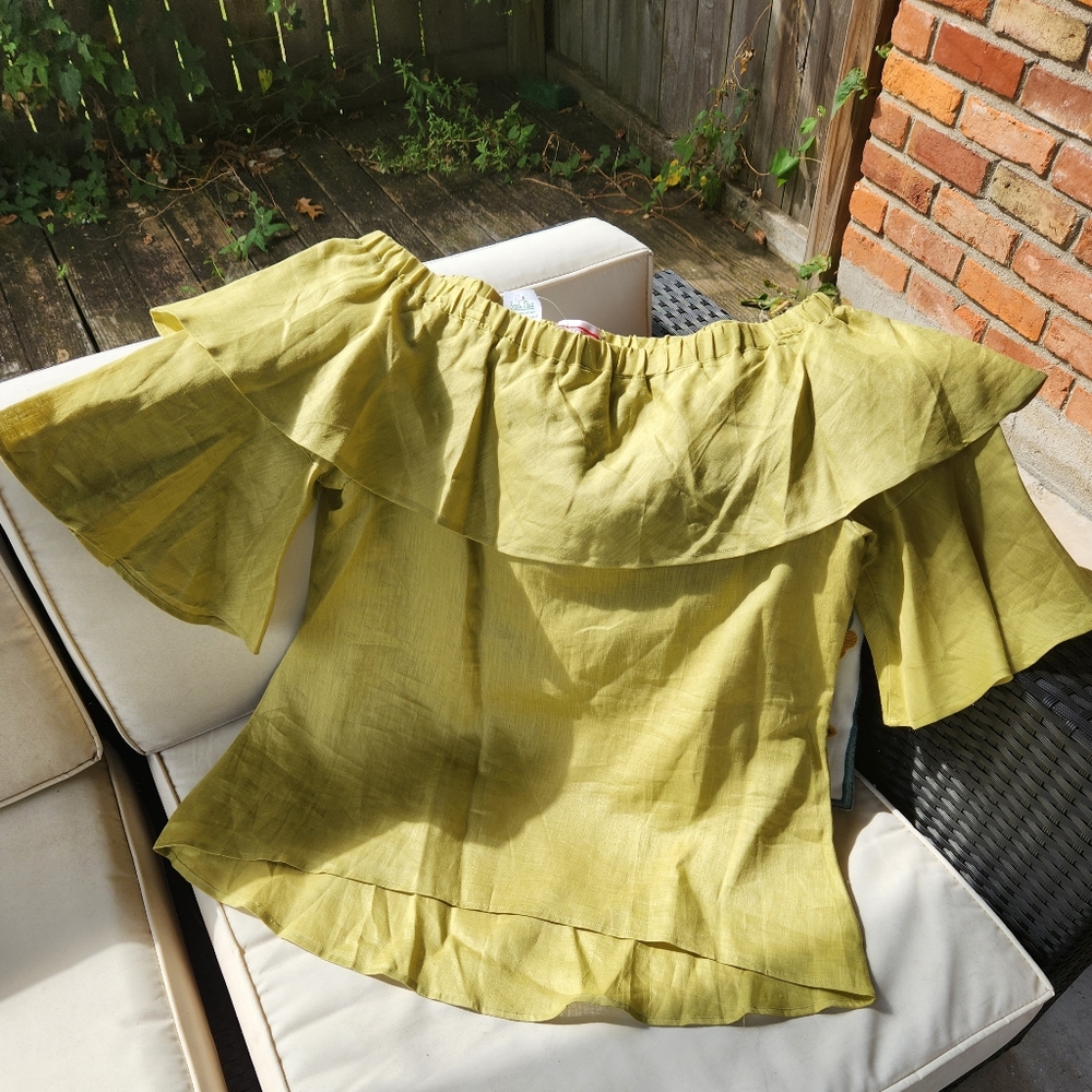 Mishca off the shoulder green linen top. Large